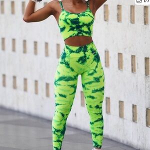 Bombshell Tie-Dye Set